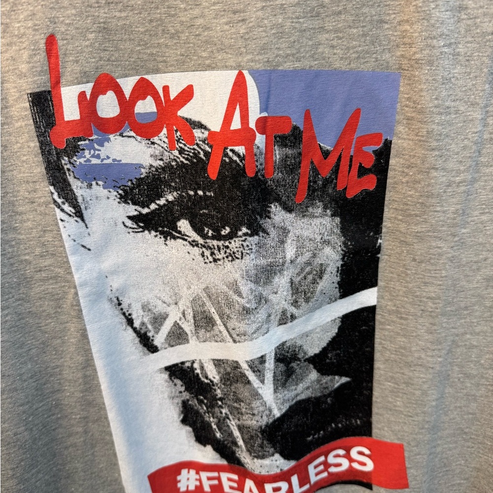 Gildan Look At Me Graphic Gray T-Shirt - Picture 5 of 6
